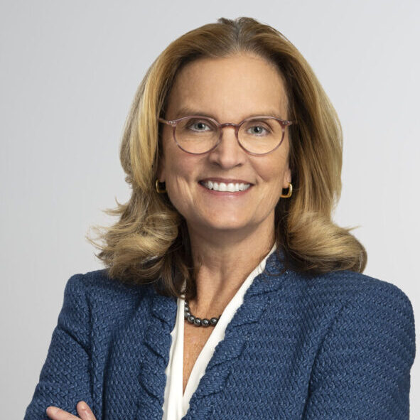 Headshot for Catherine Dearlove