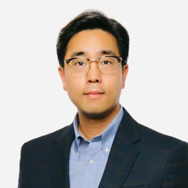 Headshot for David Shin